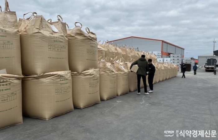 231220_한국농수산식품유통공사 식량부족국가 원조용 쌀 사전비축 완료(참고사진).jpg