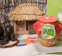 풀무원푸드머스, 어린이집·유치원에서 재미있게 김장문화를 체험할 수 있는 ‘전통김치 만들기 KIT’ 출시
